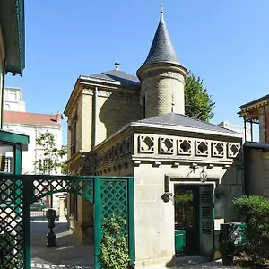 Luxueux Pavillon En Plein Centre De , Vichy France